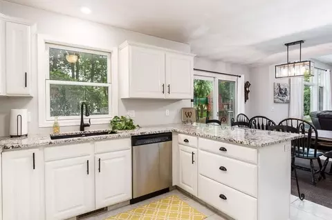 Kitchen - 7527 Mikes Pl, Cherry Valley, IL 61016 photo 4 of 5