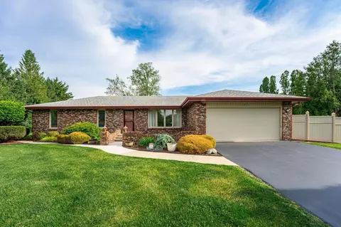 3652 Firethorn Cir, Rockford, IL 61114