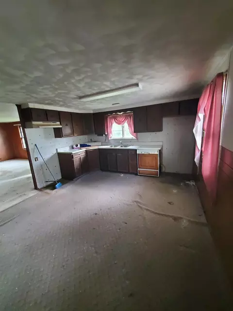 114 Elm, Mcconnell, IL 61050 photo 3