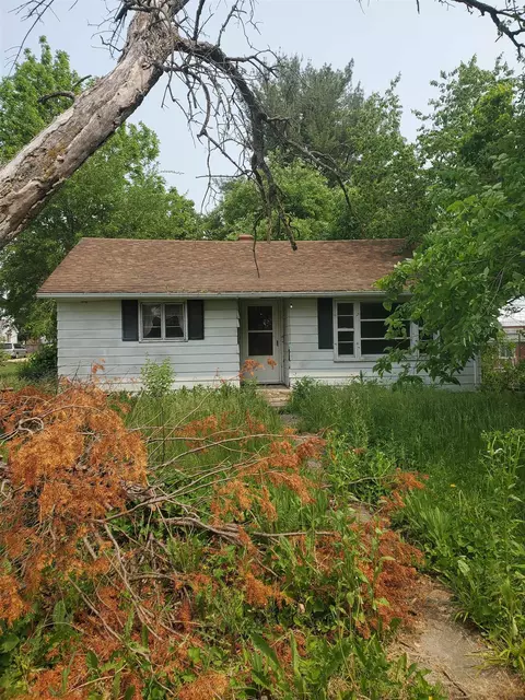114 Elm, Mcconnell, IL 61050 photo 2