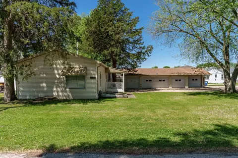 420 N Chestnut St, Byron, IL 61010