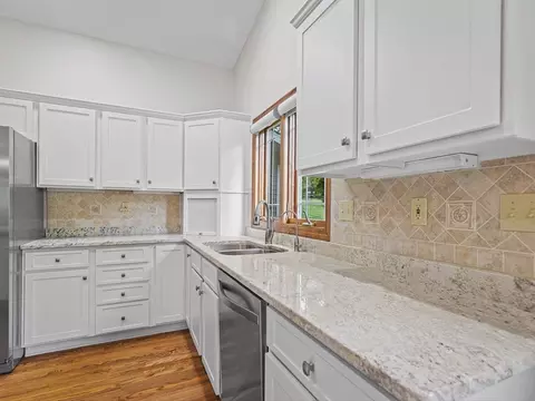 Kitchen - 1403 Pier Dr, Lake Summerset, IL 61019 photo 2 of 5