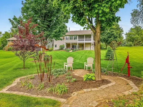 Exterior - 1403 Pier Dr, Lake Summerset, IL 61019 photo 4 of 14