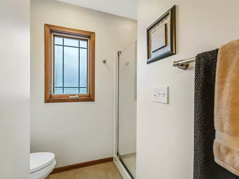 Bath - 1403 Pier Dr, Lake Summerset, IL 61019 photo 2 of 7