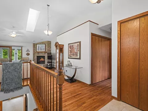 Entry Way - 1403 Pier Dr, Lake Summerset, IL 61019 photo 4 of 4