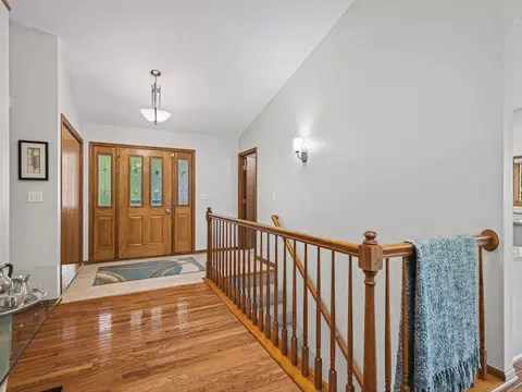 Entry Way - 1403 Pier Dr, Lake Summerset, IL 61019 photo 3 of 4