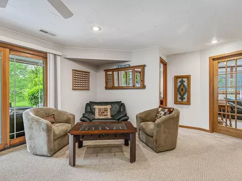 Living - 1403 Pier Dr, Lake Summerset, IL 61019 photo 5 of 6