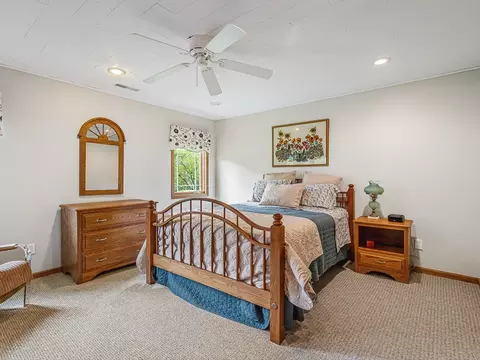 Bedroom - 1403 Pier Dr, Lake Summerset, IL 61019 photo 2 of 8