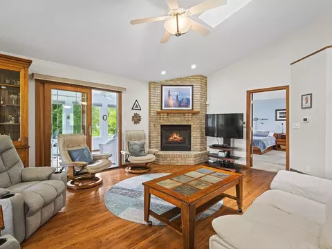 Living - 1403 Pier Dr, Lake Summerset, IL 61019 photo 1 of 6