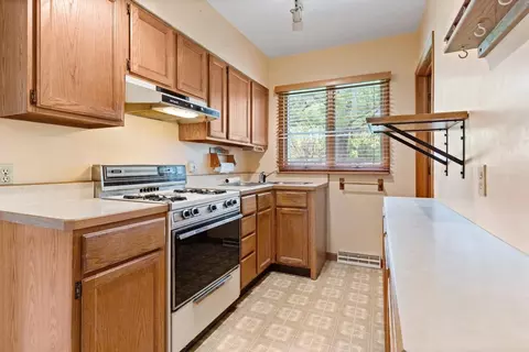 309 W State St, Cherry Valley, IL 61016 photo 4