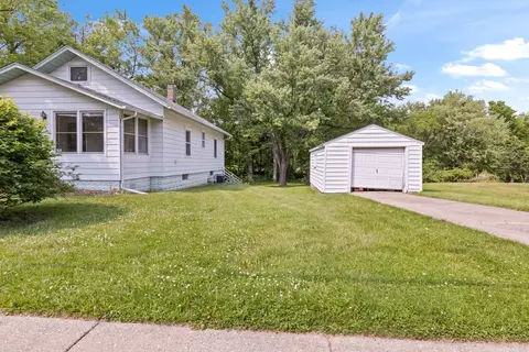 309 W State St, Cherry Valley, IL 61016 photo 3