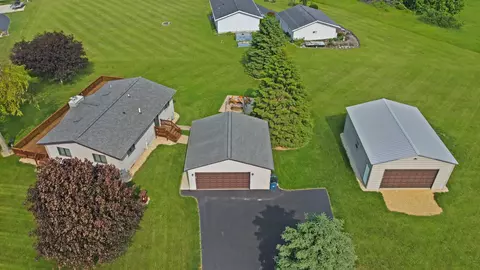 17 Lake Carroll Blvd # -2, Lanark, IL 61046