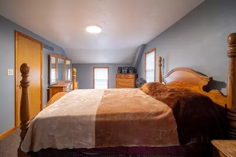 Bedroom - 5223 Glen Dr, Roscoe, IL 61073 photo 2 of 4