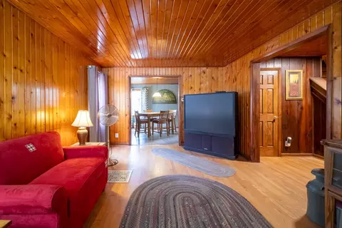 Living - 5223 Glen Dr, Roscoe, IL 61073 photo 2 of 2