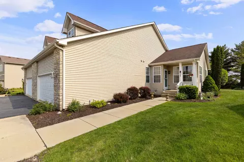 437 Prairie Knl, Poplar Grove, IL 61065