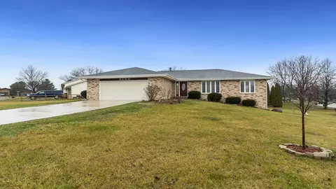 5350 Milehigh Dr, Loves Park, IL 61111