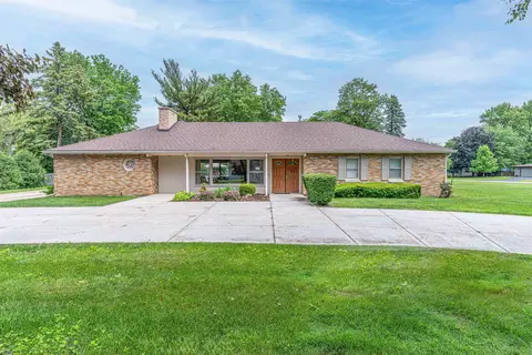 2317 Edgebrook Dr, Rockford, IL 61107