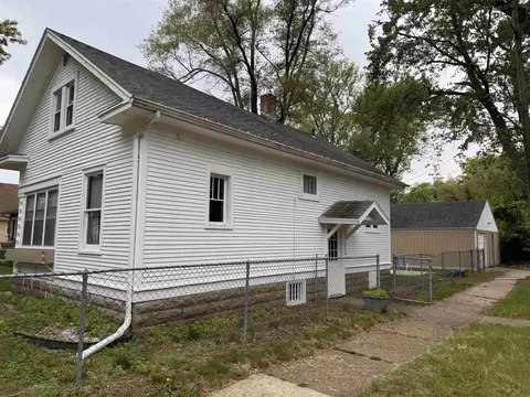 1926 Carney Ave, Rockford, IL 61103