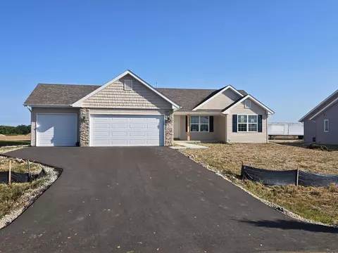 1051 E Birchwood Dr, Beloit, WI 53511
