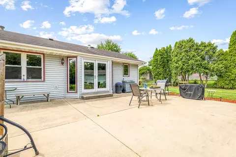 9650 Edgefield Rd, Roscoe, IL 61073 photo 36