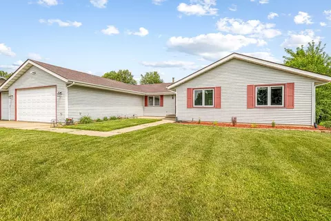 9650 Edgefield Rd, Roscoe, IL 61073 photo 2