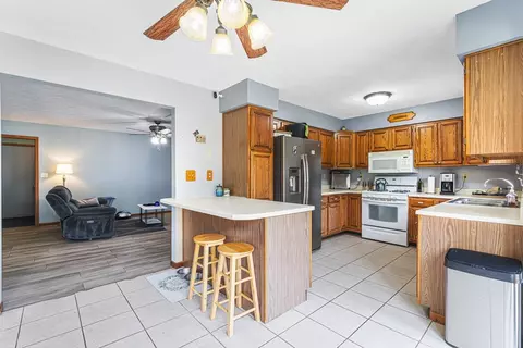 9650 Edgefield Rd, Roscoe, IL 61073 photo 10