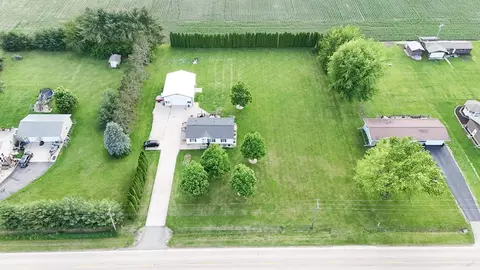 1735 Nachusa Rd, Dixon, IL 61021 photo 2