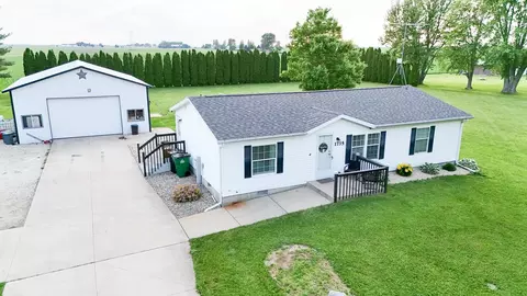 1735 Nachusa Rd, Dixon, IL 61021