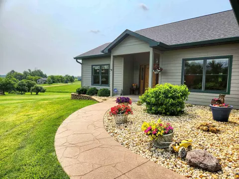 13-150 Spring Creek Dr, Lanark, IL 61046 photo 2