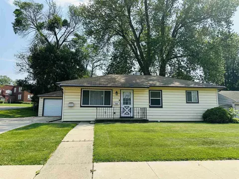 725 Empire, Freeport, IL 61032