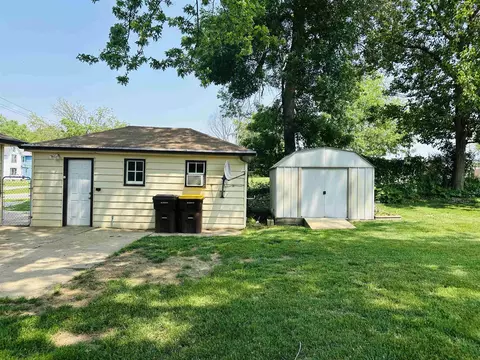 725 Empire, Freeport, IL 61032 photo 34