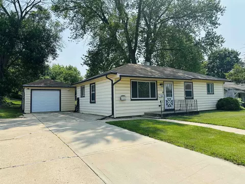 725 Empire, Freeport, IL 61032 photo 32