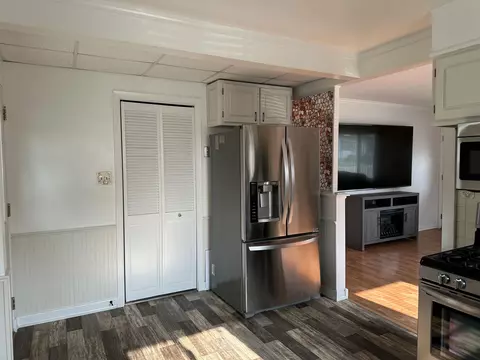 725 Empire, Freeport, IL 61032 photo 9