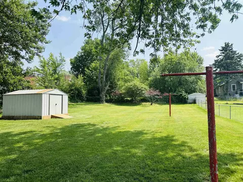 725 Empire, Freeport, IL 61032 photo 36
