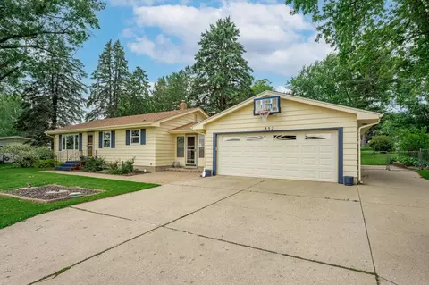 852 W Fairgrounds Rd, Freeport, IL 61032 photo 2