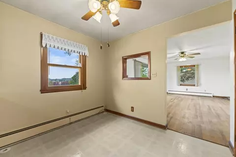 852 W Fairgrounds Rd, Freeport, IL 61032 photo 9