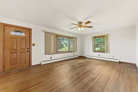 852 W Fairgrounds Rd, Freeport, IL 61032 photo 5