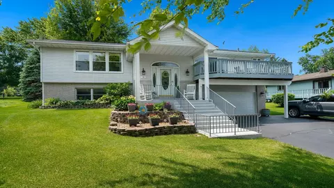 70 Delburne Dr, Lake Summerset, IL 61019