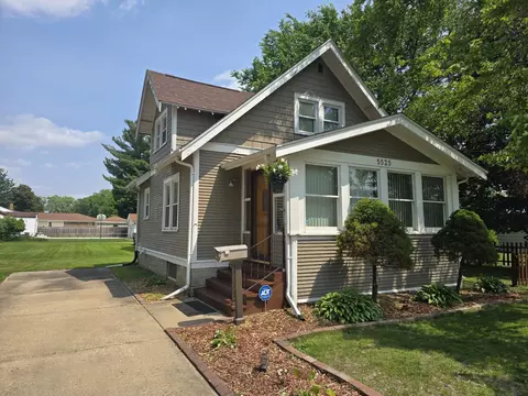 5525 East Dr, Loves Park, IL 61111