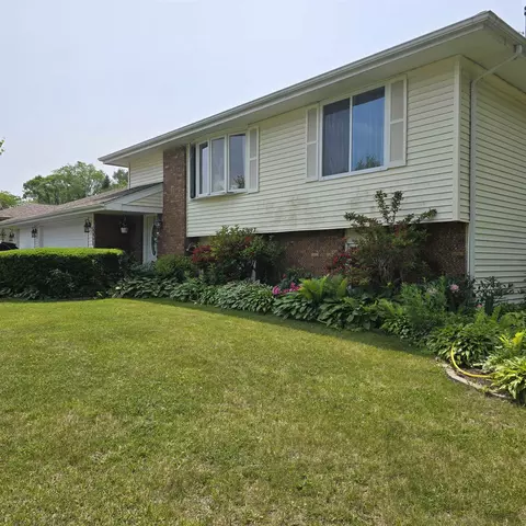 5553 Tasselbury, Rockford, IL 61114