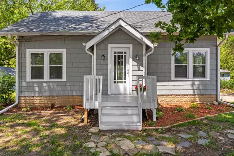 5607 Auburn Rd, Rockford, IL 61101