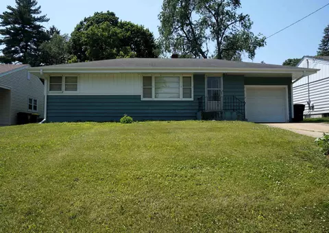 140 Warren Ave, Rockford, IL 61107