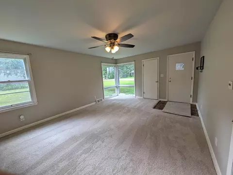 138 E River Rd, Rockton, IL 61072 photo 9