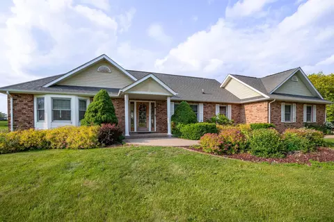 11130 E Golf View Dr, Galena, IL 61036