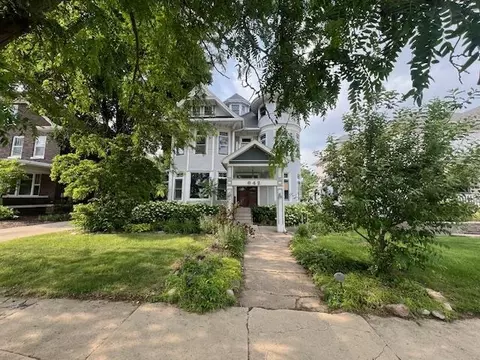 642 W Stephenson, Freeport, IL 61032