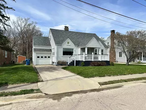 2 Park Rd, Oglesby, IL 61348