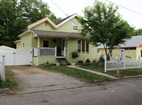 824 Waveland Ave, Rockford, IL 61102