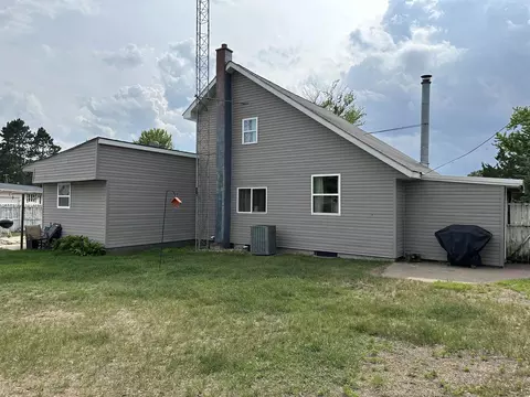 8203 S Farr St, Savanna, IL 61074