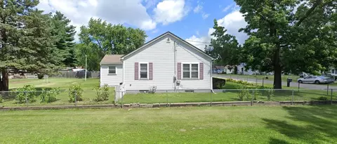 3245 Collins St, Rockford, IL 61109