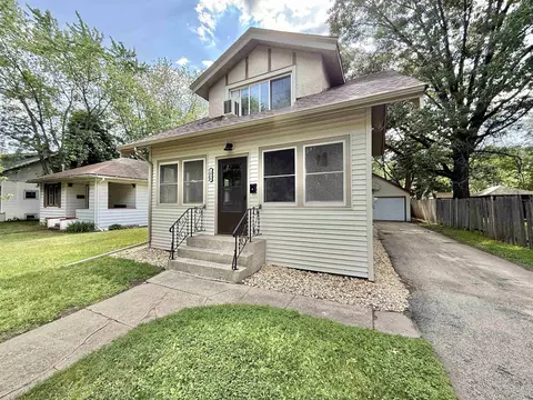 1916 Ridge Ave, Rockford, IL 61103